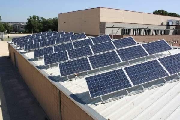 Placas solares en el campus de Cartuja