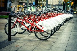Alquiler de bicicletas al aire libre en el centro histórico de Granada