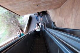 Escaleras mecánicas hacia San Miguel el Alto
