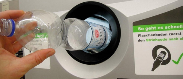 Reciclaje remunerado de botellas de plástico