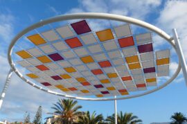 Parques solares en espacios públicos